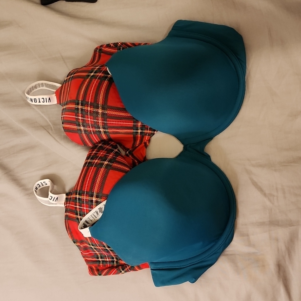 Bundle of Holiday VS full coverage t-shirt bras - 34DDD (2)